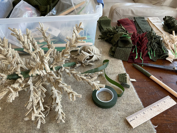 Basic Twisted Wool Tree Kit 10 inch