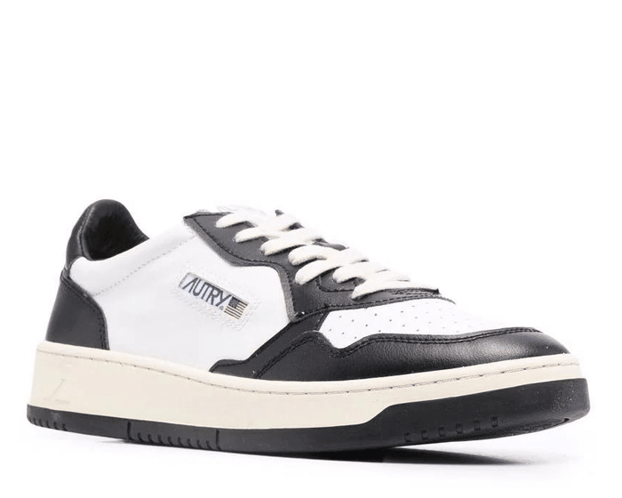 Autry Medalist Low Sneakers Black white Toe