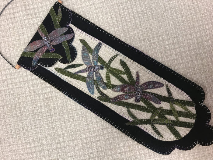 Dragon Flies Dance Scalloped Banner