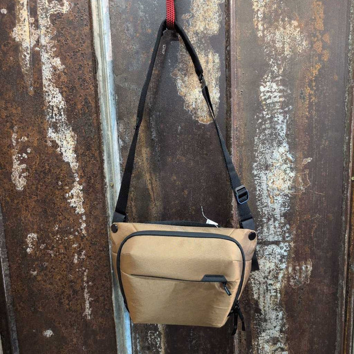 Everyday Sling 6L