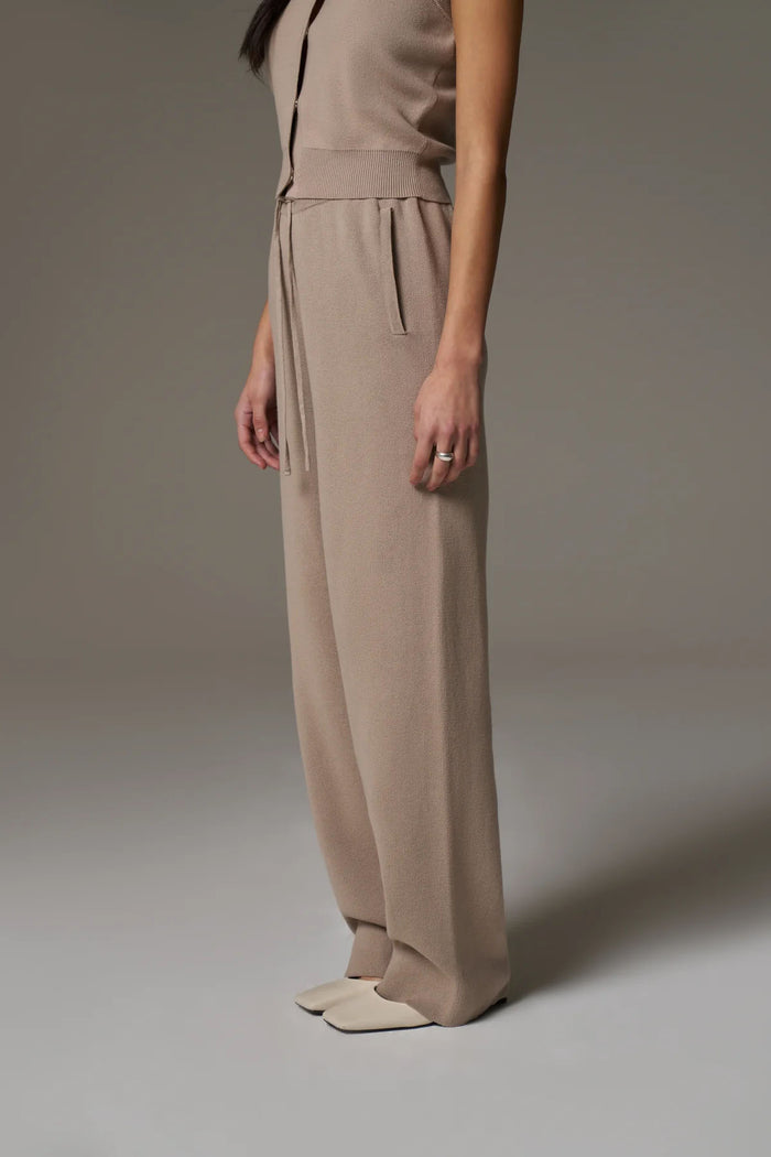 KNITTED RELAXED JOGGERS - BEIGE